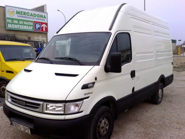 IVECO DAYLI 2.3 HPI,AÑO 2005, CLIMA,ELEVALUNAS ELECTRICOS,PERFECTO ESTADO !!!