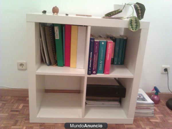 Vendo mueble IKEA blanco de 4 compartimentos!!