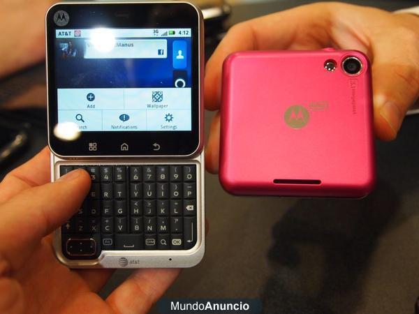 vendo movil MOTOROLA FLIPOUT ORANGE varias carcasas (rosa y negra) precio 100 euros, como nuevo sin arañazos, uso 6 mese