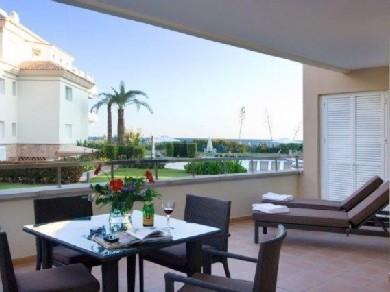 Apartamento con 2 dormitorios se vende en Estepona, Costa del Sol