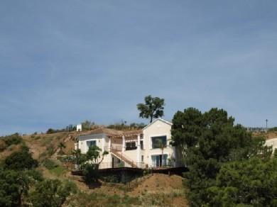 Chalet con 4 dormitorios se vende en Benahavis, Costa del Sol