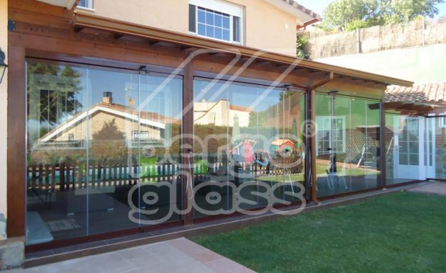 Cortinas de cristal en www.pergoglass.com