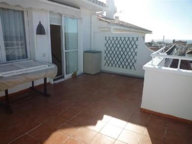 Apartamento con 3 dormitorios se vende en Marbella, Costa del Sol