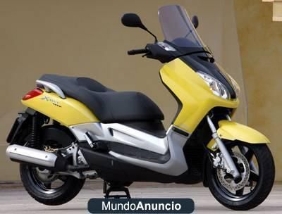 MUY BUEN PRECIO X-MAX 250 CC .PRECIO 2700 EUROS - -