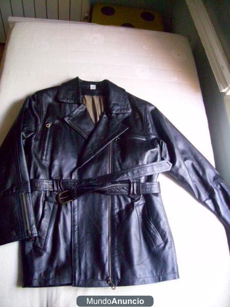 Vendo chaqueta de piel negra para señora