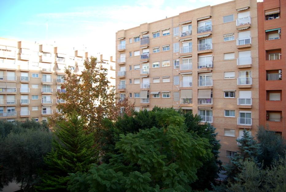 alquiler de habitaciones en piso amueblado y cocina equipada