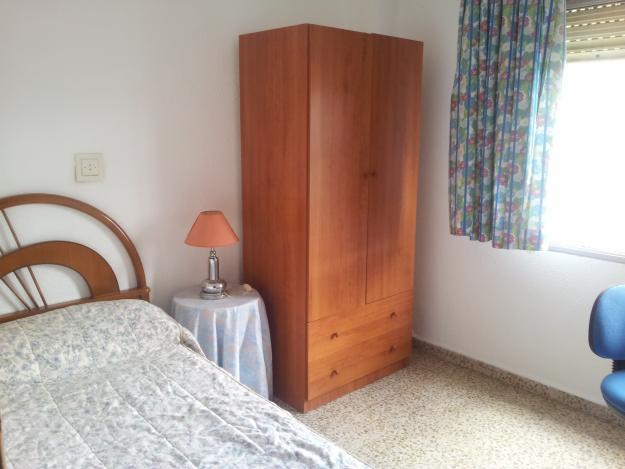 Alquilo habitación muy cerca de la  playa. 150 € Zona  Carretera de Cadiz