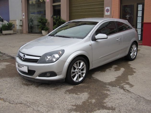 OPEL Astra GTC 1.9CDTi Cosmo 150