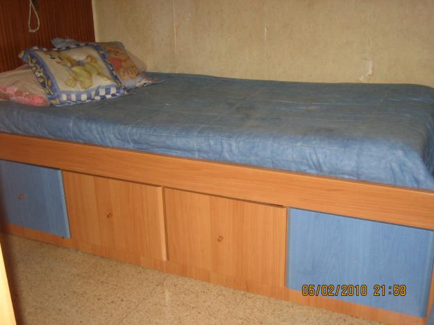 SE VENDE CAMA NIDO CON 4 CAJONE E ARMARIO A JUEGO