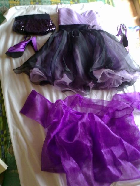 Vestido de fiesta corto palabra de honor color lavanda