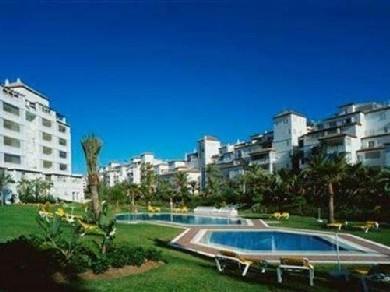 Apartamento con 2 dormitorios se vende en Marbella, Costa del Sol