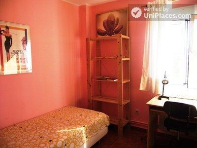 Rooms available - Nice 3-Bedroom apartment at great value in Chamartín area