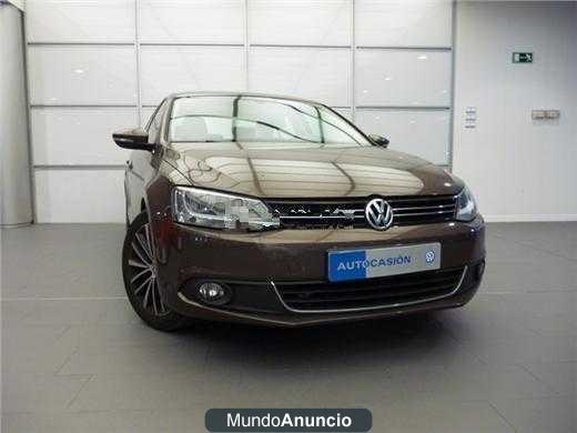 Volkswagen Jetta 2.0 TDI 140cv DSG Sport