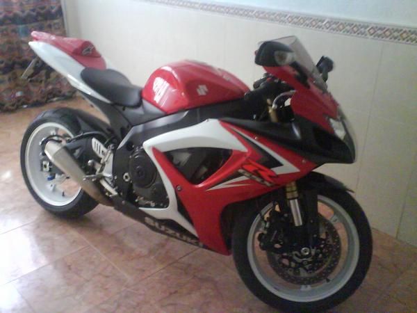 ¡OFERTON! SE VENDE MOTO SUZUKI GSXR 600 EN PERFECTO ESTADO!