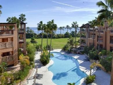 Apartamento con 2 dormitorios se vende en Marbella, Costa del Sol