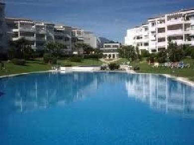 Apartamento con 2 dormitorios se vende en Marbella, Costa del Sol