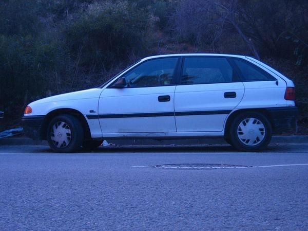 Vendo Opel Astra 1.7 D 300 euros