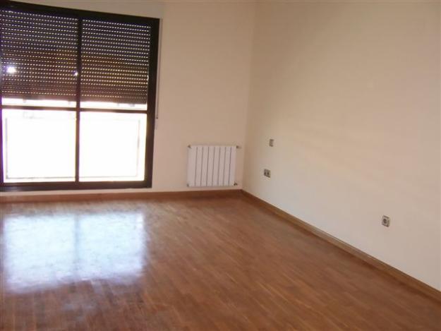 VENDO PISO 3 DORMITORIOS EN BADAJOZ