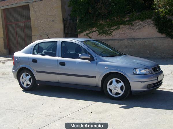 Opel Astra 2000 DTI 16 V. Elegance