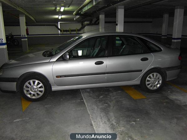 Renault Laguna RXE 2.0