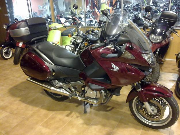 VENDO HONDA DEAUVILLE NT700