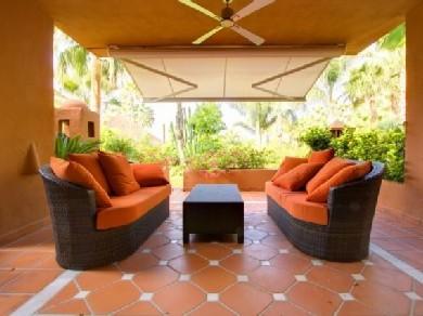 Apartamento con 3 dormitorios se vende en Marbella, Costa del Sol