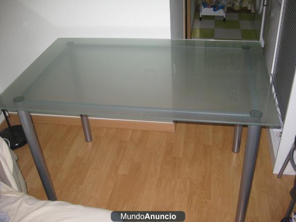 Mesa de salón + 4 sillas