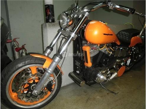 HARLEY DAVIDSON Dyna Sturgis