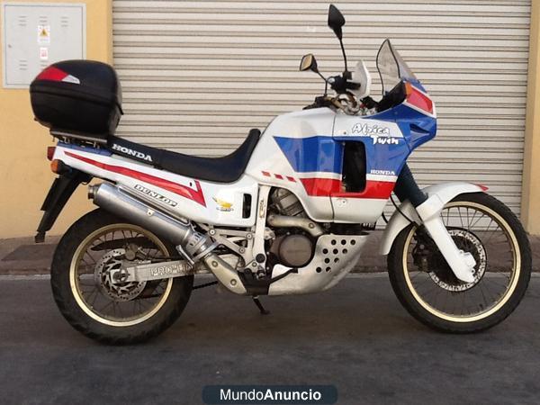 Honda Africa Twin 750 (2000 euros)