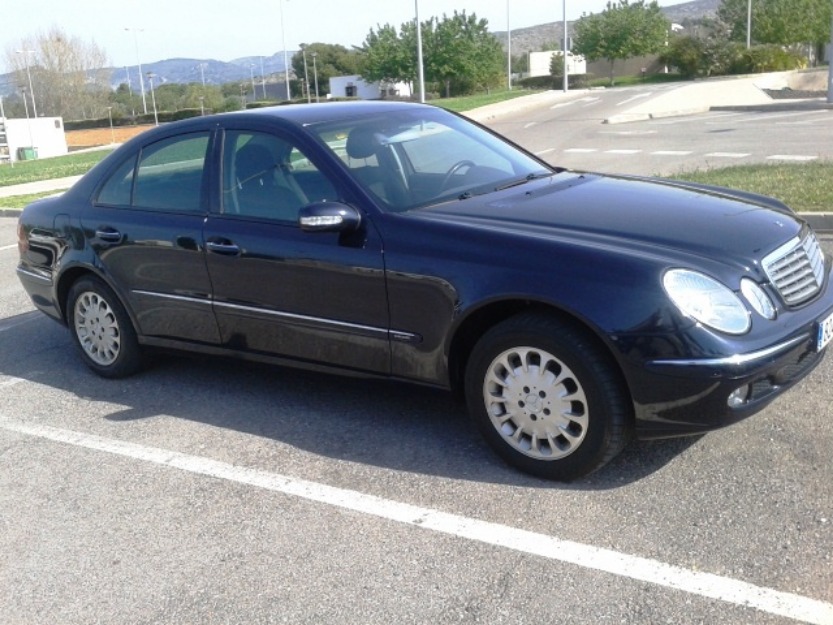 Se vende Mercedes  E-220 DCI muy cuidado.