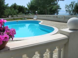 Villa : 4/5 personas - piscina - vistas a mar - trappeto  palermo (provincia de)  sicilia  italia