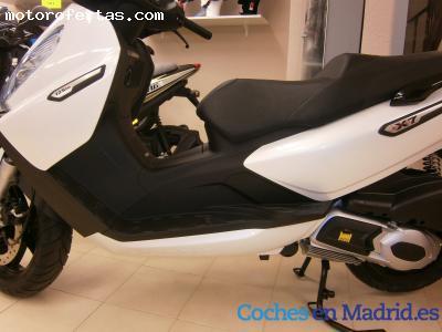 Piaggio X7