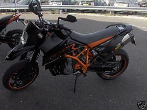 VENDE KTM 950 supermoto SMR MAYO DE 2008 5600 Kms