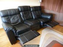 Vendo magnifico sofa de piel seminuevo de tres palzas con dos laterales relax