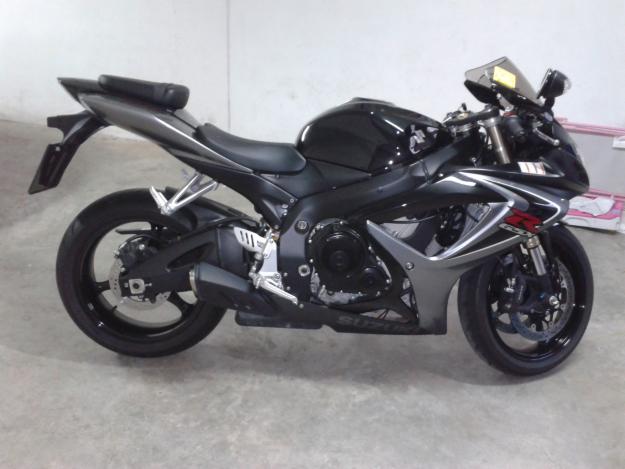 Vendo Suzuki GSX-R 600