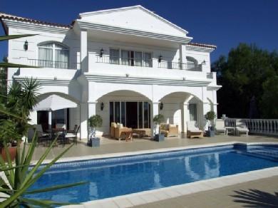 Chalet con 4 dormitorios se vende en Nerja, Costa del Sol, Axarquia