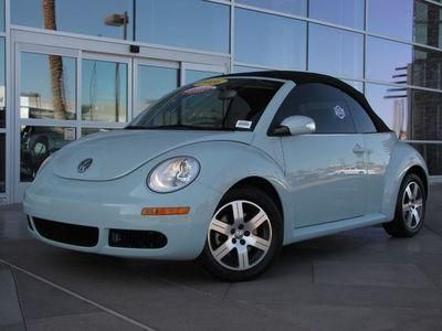 Convertible 2007 de Volkswagen New Beetle cojea automático