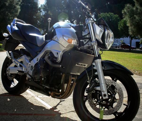 Se vende Suzuki GSR 600 K6