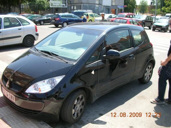 Vendo mitsubishi Kolt 1.5 DI-D 95 CV (NEGRO)PERFECTO ESTADO