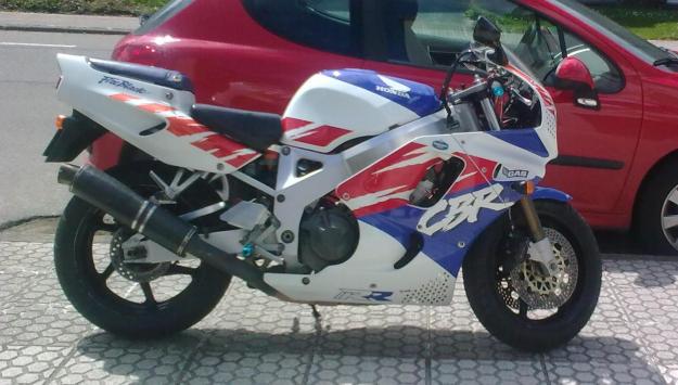 Vendo moto Honda CBR 900 RR. Excelente estado