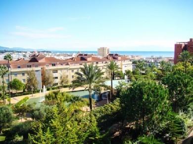 Apartamento con 3 dormitorios se vende en Estepona, Costa del Sol