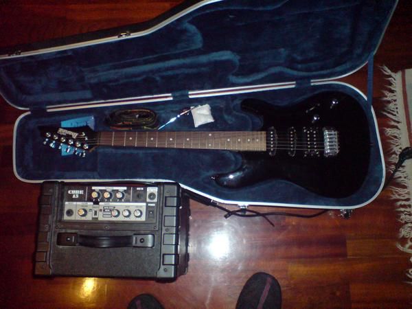 VENDO GUITARRA IBANEZ CON AMPLIFICADOR