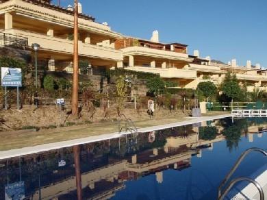 Apartamento Planta Baja con 3 dormitorios se vende en Marbella, Costa del Sol