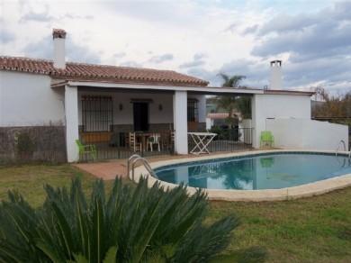 Chalet con 3 dormitorios se vende en Coin