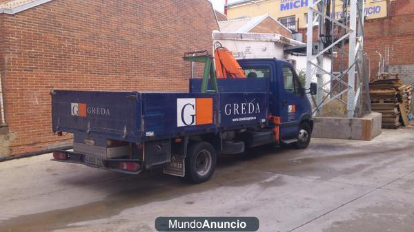 SE VENDE CAMION CAJA CON GRUA AUTOCARGA