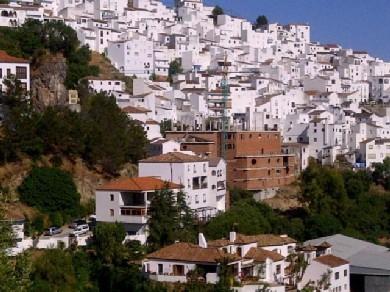 Adosado con 4 dormitorios se vende en Casares Costa, Costa del Sol