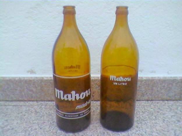 Vendo antigua Botella 1L de cerveza MAHOU Serigrafiada .Excelente estado