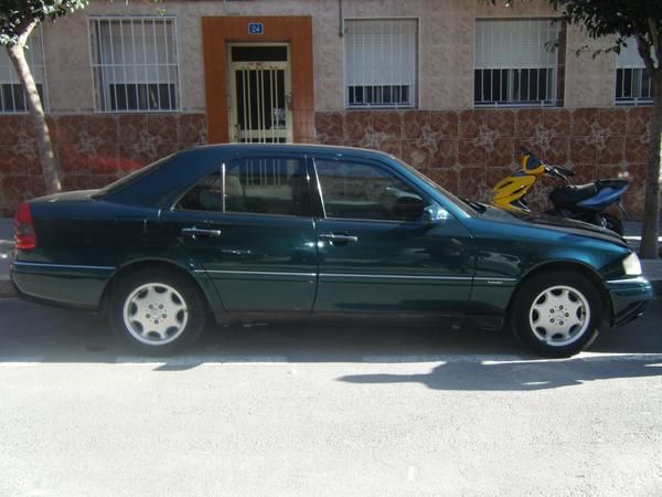 VENDO MERCEDES C-280 ELEGAN