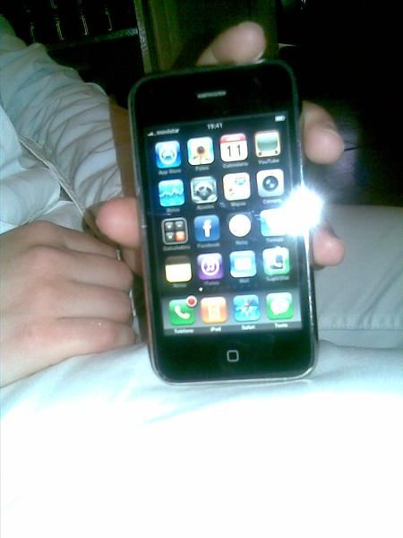 vendo o cambio iphone 3g 16gb por portatil o dos cachorros de raza pequeña (no cruces)