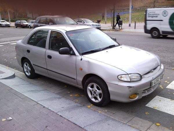 HYUNDAI Accent 1.3I LS 12V 5p del 98 - 900 .